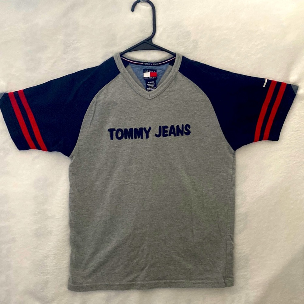 Boys Tommy Hilfiger t-shirt-size M